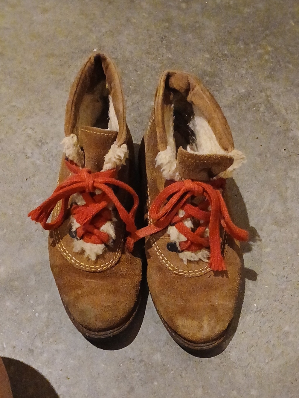 Women’s Brown Suede Lace-Up Winter Ankle Boots with Red Laces